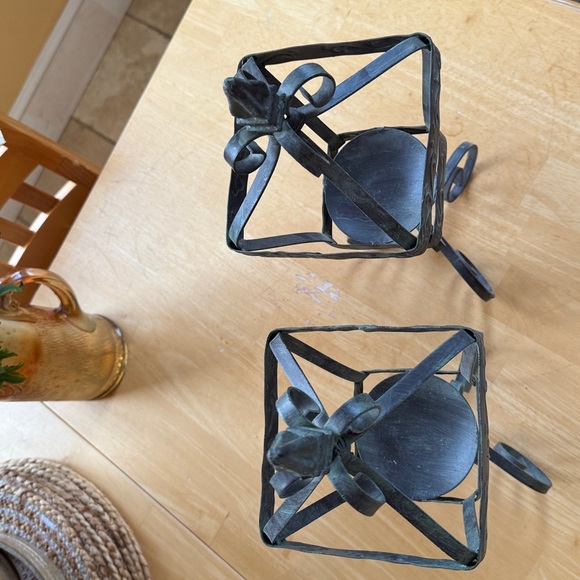 Vintage-Style Black Metal Wall Sconces - Picture 5 of 6